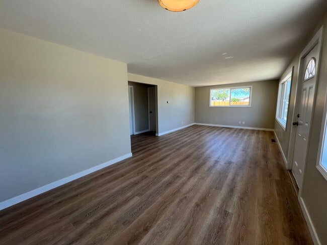 324 N Central Dr