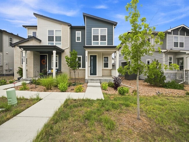 Building Photo - Modern Loveland Living | 3-Bed, 2.5-Bath Home with Garage
