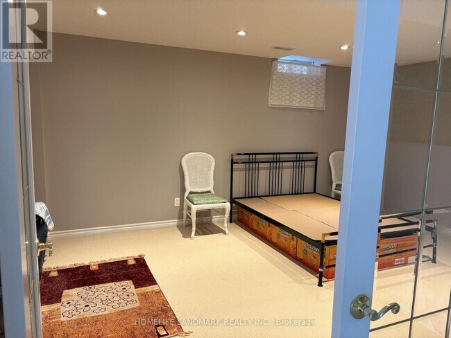 Photo - 48 Sir Stevens Dr