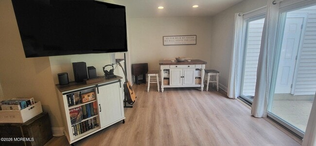 32 Redwood Dr