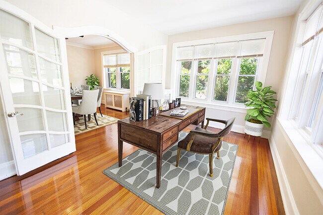 Photo - Sevilla Court