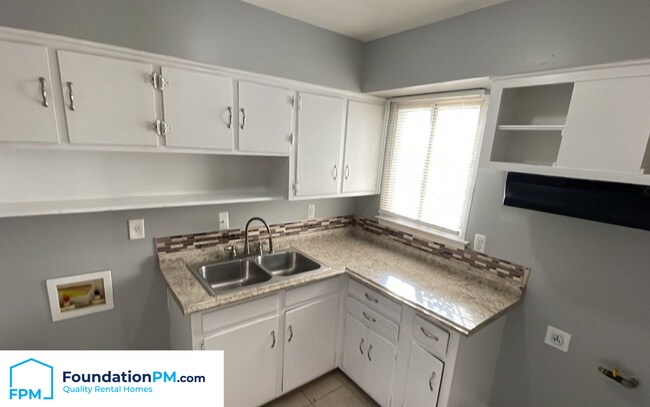 Photo - 4355 Melwood St