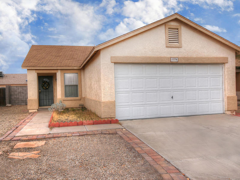 Tile flooring, 2 beds, 1 bath, 964 sqft, 2... - Tile flooring, 2 beds, 1 bath, 964 sqft, 2-car garage