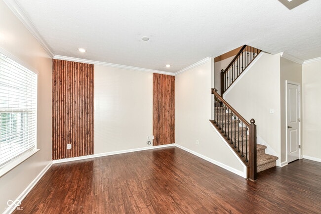 Photo - 5825 Sheffield Ln