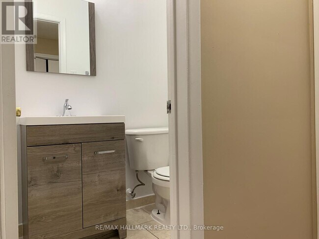 Photo - 2844 Danforth Ave