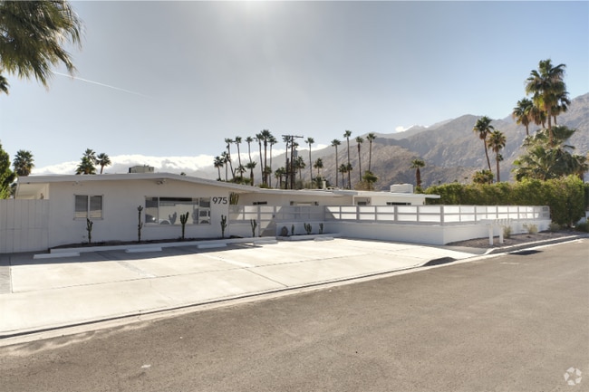 Building Photo - 975 E Camino Parocela Rental
