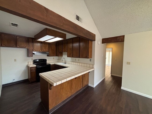 Photo - 5332-5332 Angelina Ave Unidad 5330 Angelina Avenue