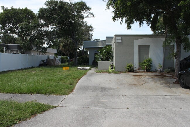 Photo - 673 Ipswich St