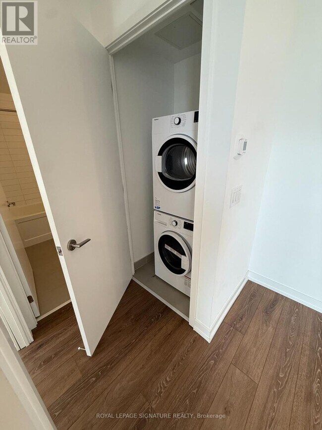 Photo - 3100 Keele St Unit 822