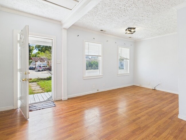 Photo - 3205 Hull Street Rd