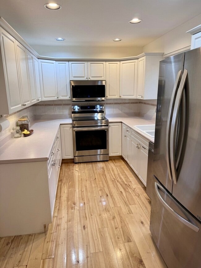 Kitchen - 2425 Mount Baldy Dr
