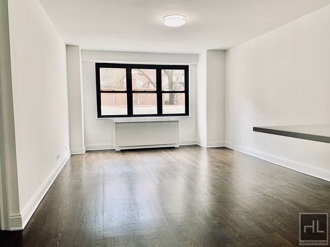 Photo - E 16 ST Unidad 8D