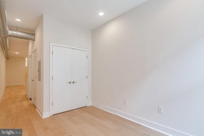 Photo - 1305 Locust St Unidad 3B