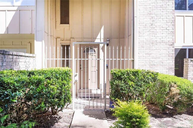 Photo - 2990 Meadowgrass Ln