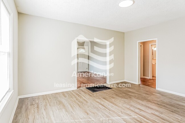 Photo - 5505 Court J