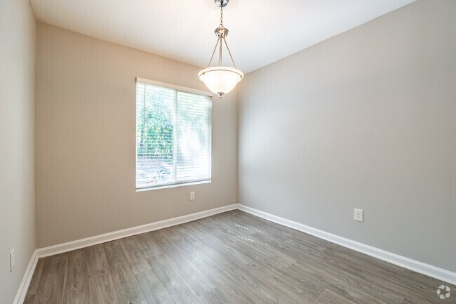 2BR, 2BA - 1298SF