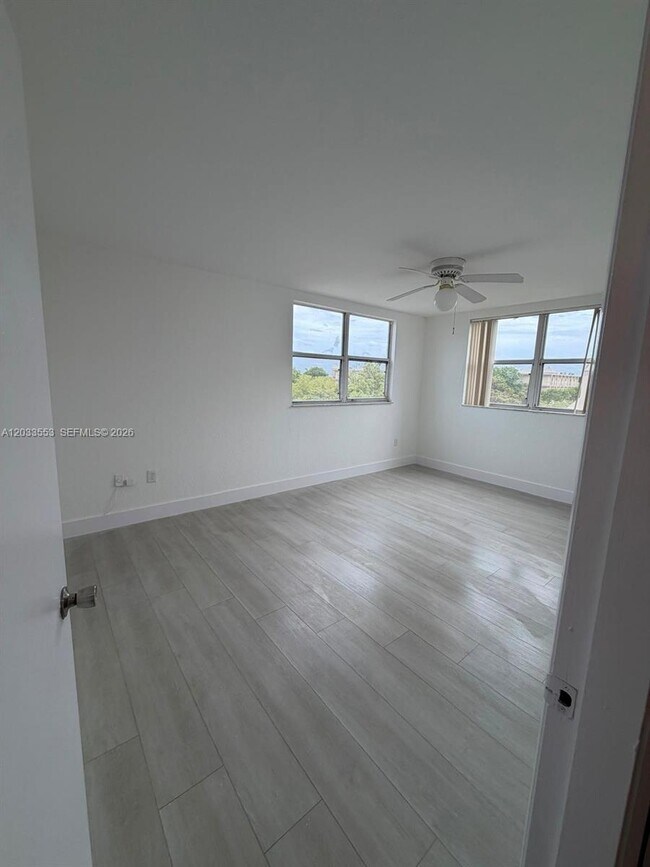 Photo - 8235 Lake Dr Unit 502