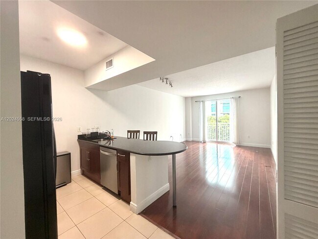 7290 SW 90th St Unit 303