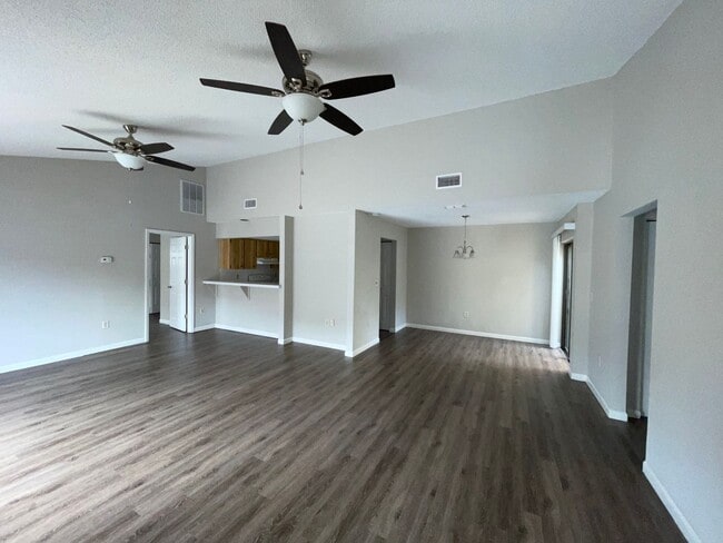 Building Photo - Beautiful 2 Bedroom 2 Bathroom Unit in Wil... Rental