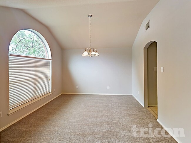 Photo - 10712 Braemoor Dr