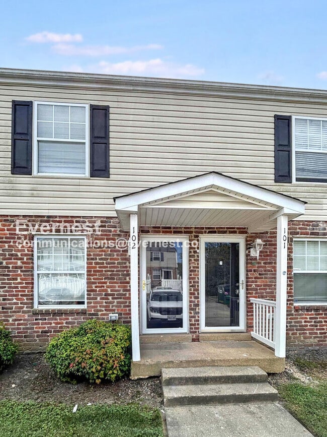 Building Photo - 3513 Briel St Rental