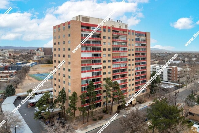 Building Photo - Charming 3 Bedroom, 2 Bathroom, 1500 Sq Ft Apartment with amazing balcony views of Albuquerque an...