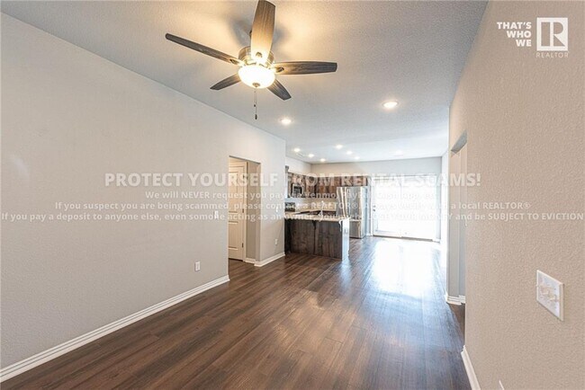 Photo - 211 Grove Ln