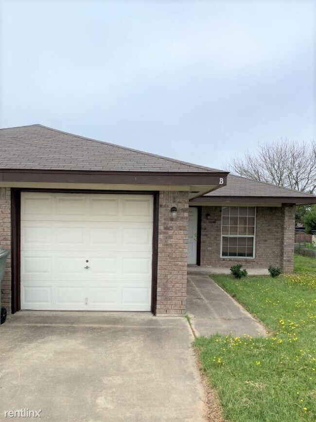 3 br, 2 bath Duplex - 4605 Wade Dr B - 3 br, 2 bath Duplex - 4605 Wade Dr B Townhome