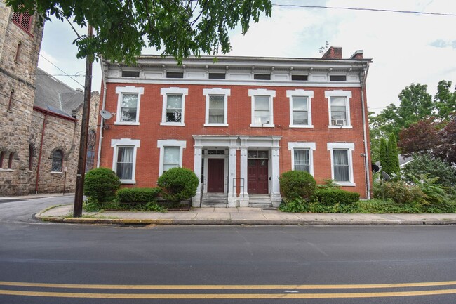 Building Photo - RTSA301 Unit Apt# 7