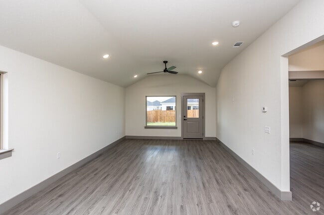 3BR, 2BA - 1,550SF - Living Room