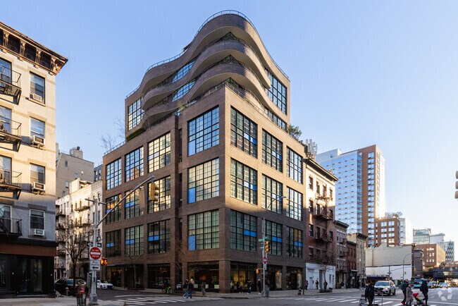 Photo - 456 W 19th St