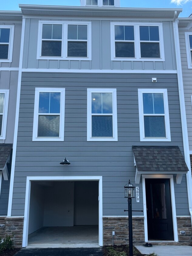 Photo - 5979 Cling Ln (Crozet, VA)