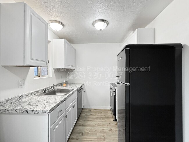 Photo - 4813 W Targee St