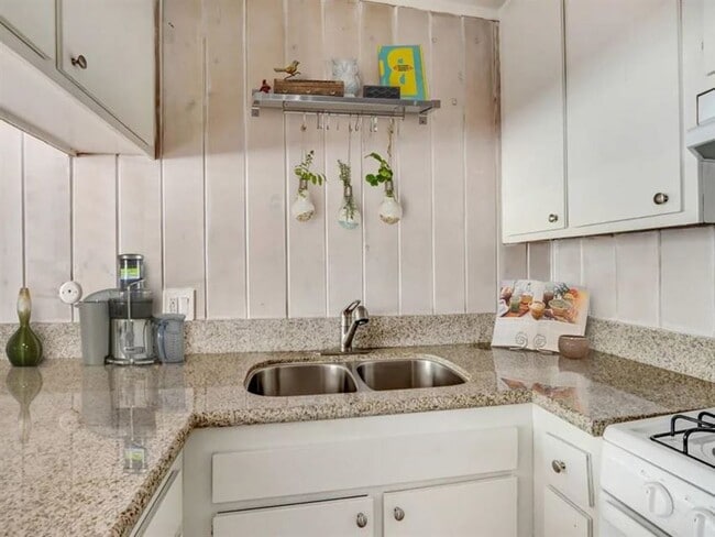 Photo - 7044 Alabama