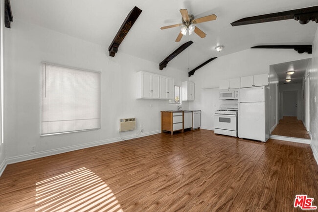 Building Photo - 1283 W 36th St Rental