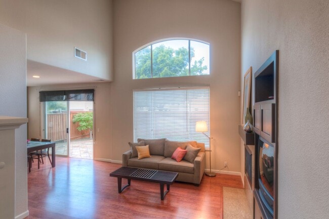 Photo - A must see beautiful 3 bedrooms 2.5 bathrooms single family home