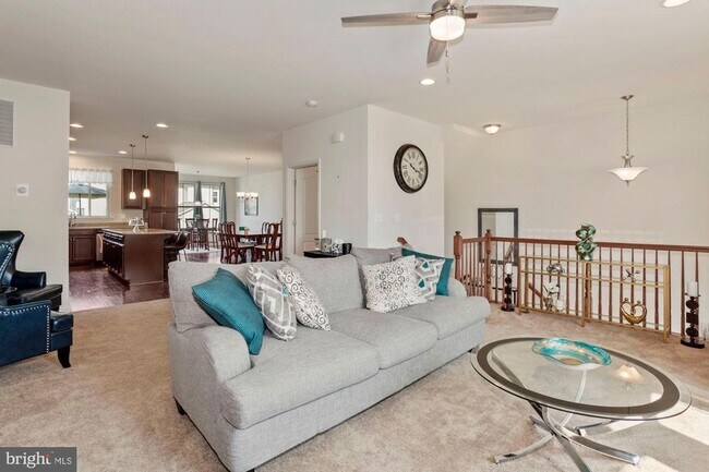 Photo - EMBREY MILL - SPACIOUS TOWNHOME