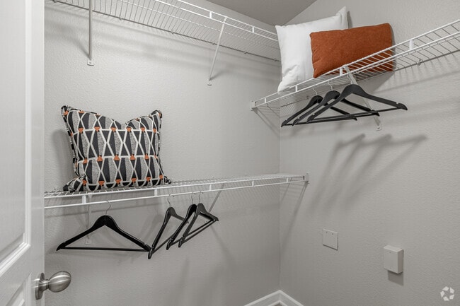 1BR, 1BA - 765 SF