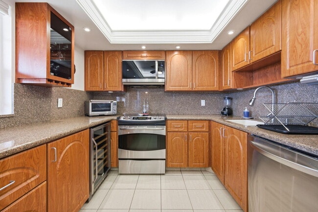 Photo - 3507 Oaks Way Unit 911