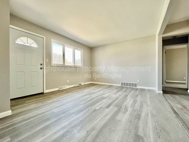 Photo - 18169 Swiss Dr