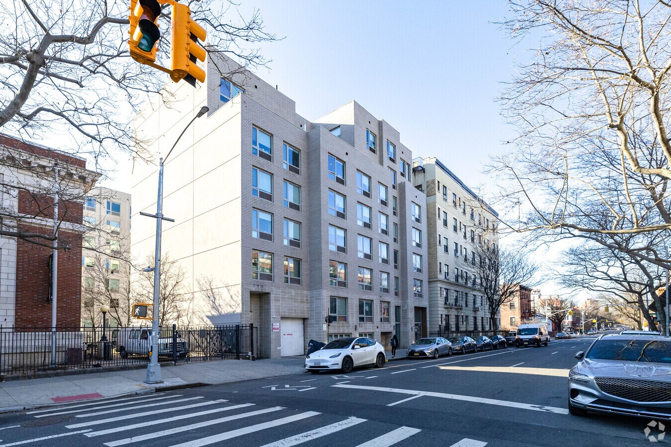 482 Franklin Ave - 482 Franklin Ave Apartments
