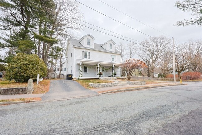 Photo - 24 Charles St