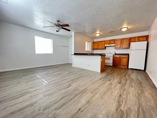 1038 Palomas Dr SE Unit 2