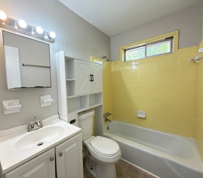 Photo - 1741 Ricardo St