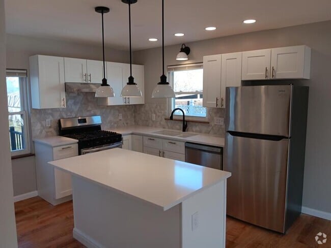 Building Photo - 5636 Biscayne Ave Rental