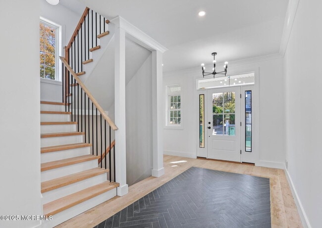 169 Chelsea Ave