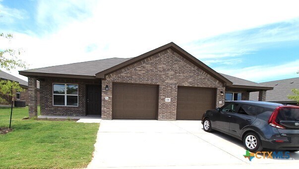 Building Photo - 118 Wind Ridge Dr Rental