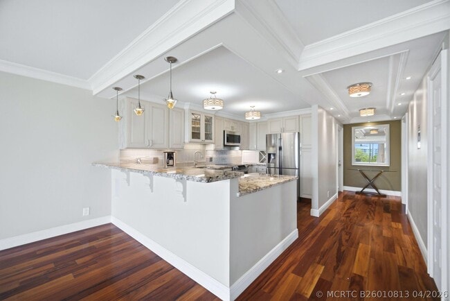 Photo - 2901 S Palm Aire Dr