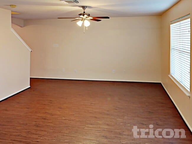 Photo - 8227 Radial Ct