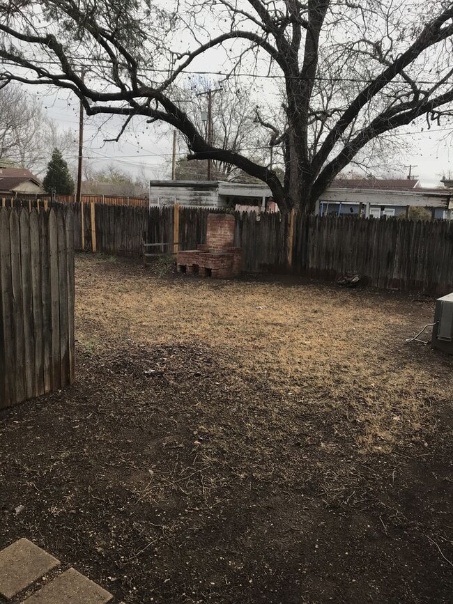 Photo - 2/1 in heart of Lubbock!